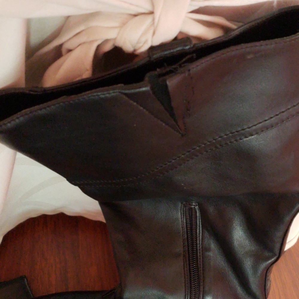 Boots - Picture 2 of 3